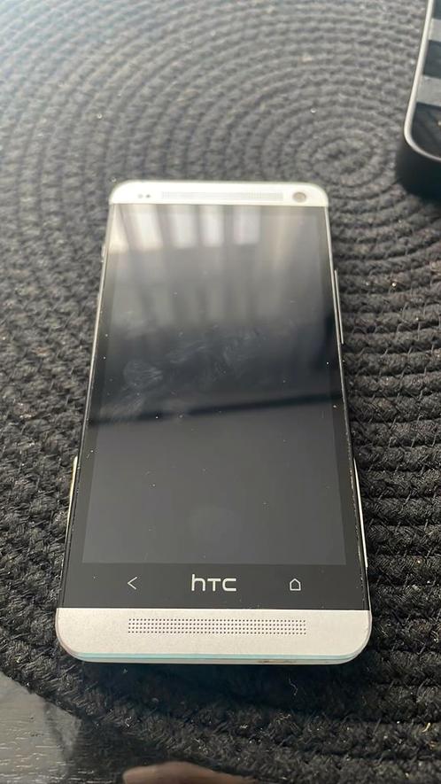 HTC One M7 beats by dre