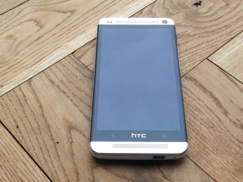 HTC One M7 White  4G  32GB  5m Garantie  Doosje 179,-