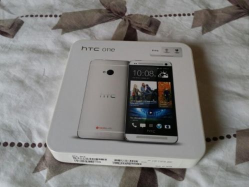 Htc one M7 zilver 4g 32gb met bon en garantie op 