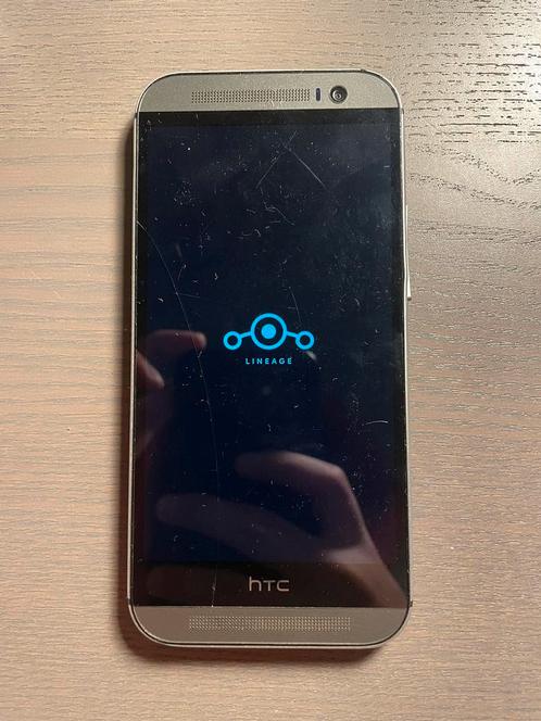 HTC one M8  32 GB  Android 10