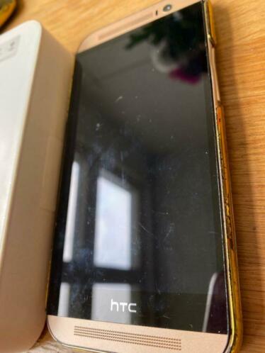 HTC One M8 Goud met hoesjes