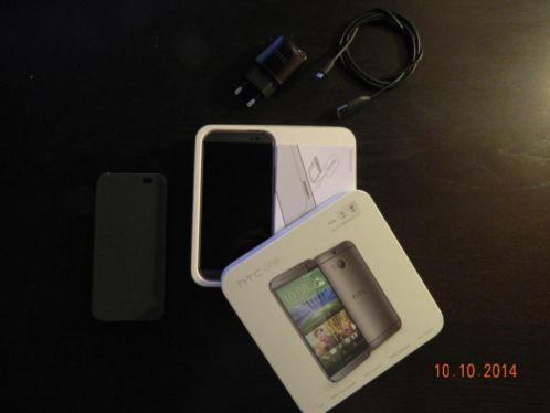 HTC One M8 (zilver) Incl. HTC autohouder, DotView flipcase