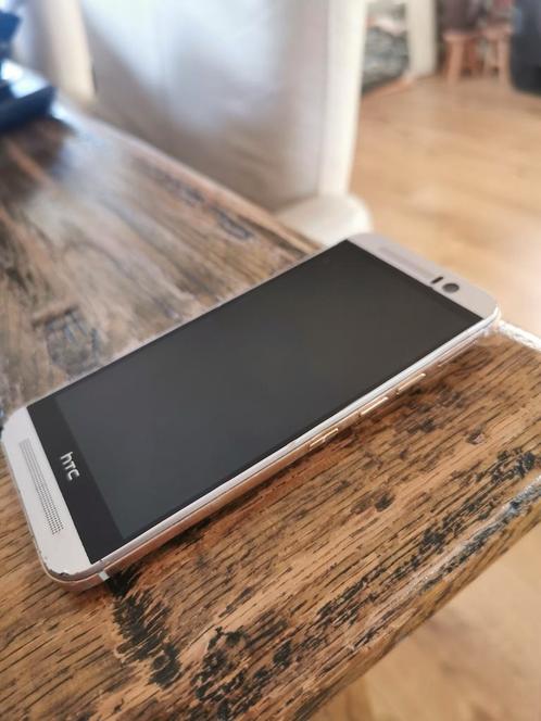 Htc one M9 32GB scherm krasvrij met hoesje