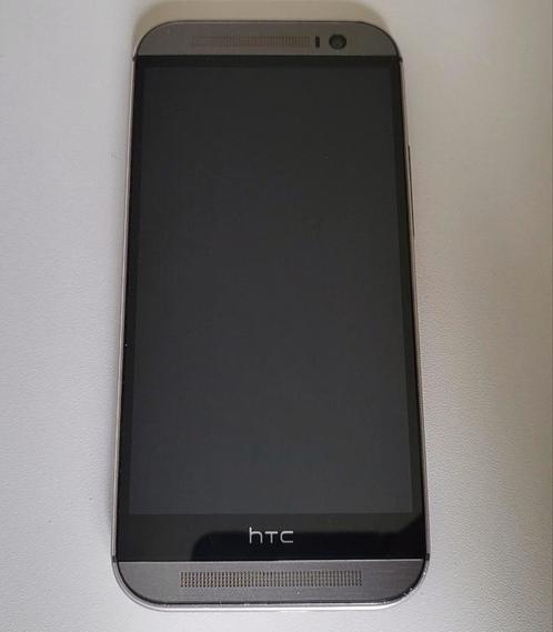 HTC ONE M9 smartphone