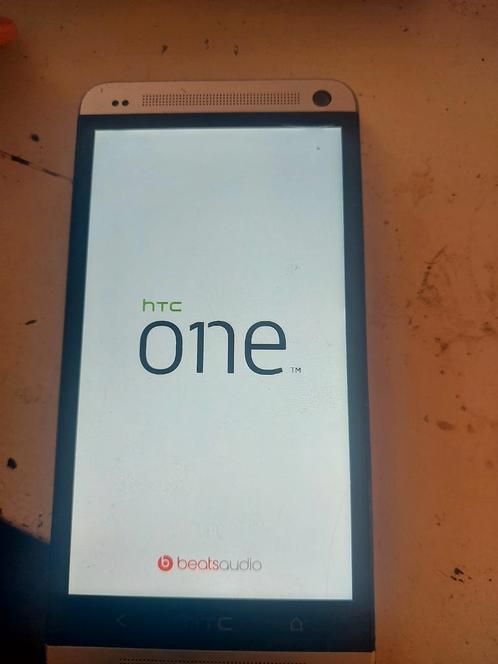 htc one met lader 32 gb moet weg vandaag