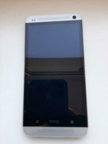 HTC One Met lader en Etui