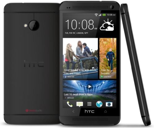 HTC One met oplader en hoesje