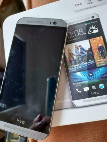 HTC One metaal zilvergrijs goed werkende telefoon