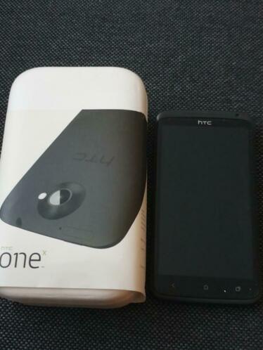 HTC ONE X BLACK  2 hoesjes