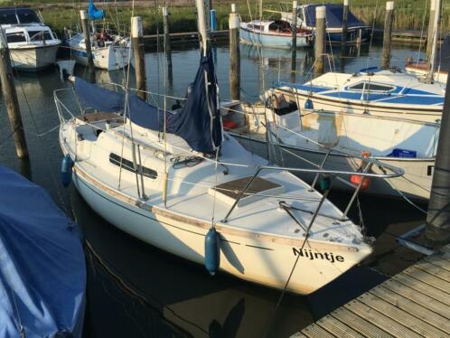 Hurley 700 zelfvoorzienende kajuitzeilboot