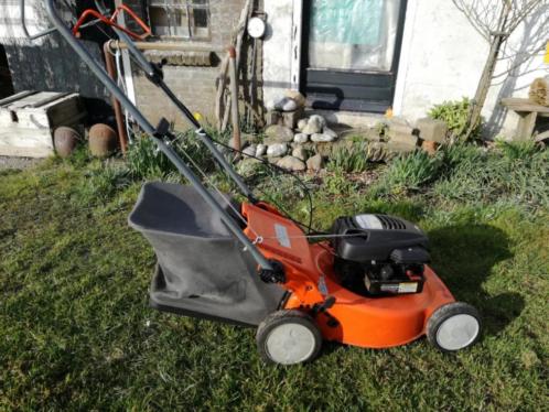 husqvarna aangedreven maaimachine R147S
