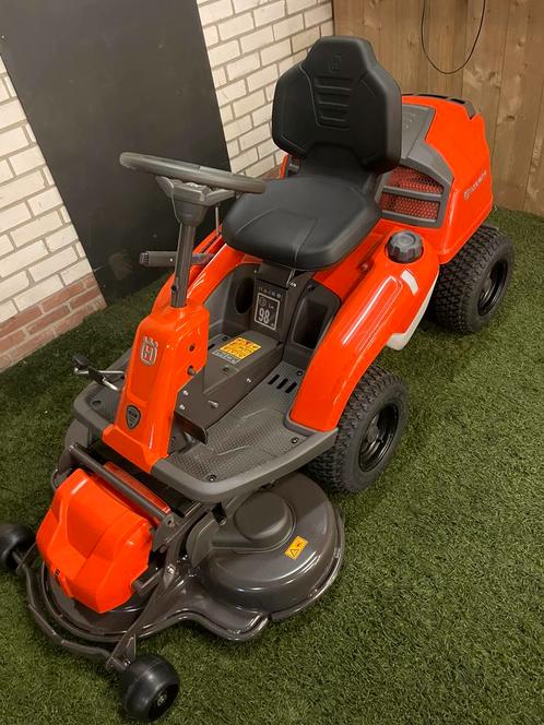 Husqvarna Rider R 214 TC met 103 cm mulchdek  nieuw