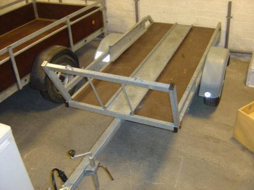 HUUR huren VERHUUR motor trailer, boot en paarden trailer