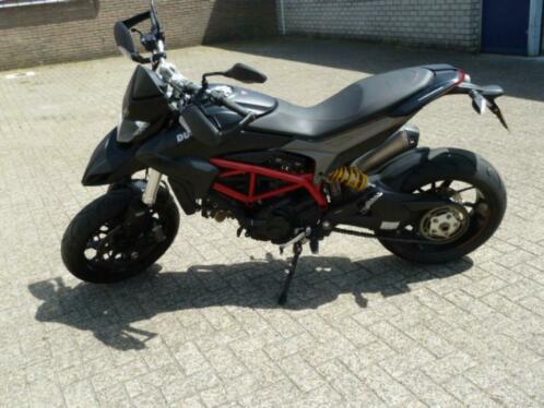 Hypermotard 821