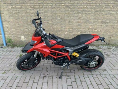 Hypermotard 821 met nieuwe bandjes