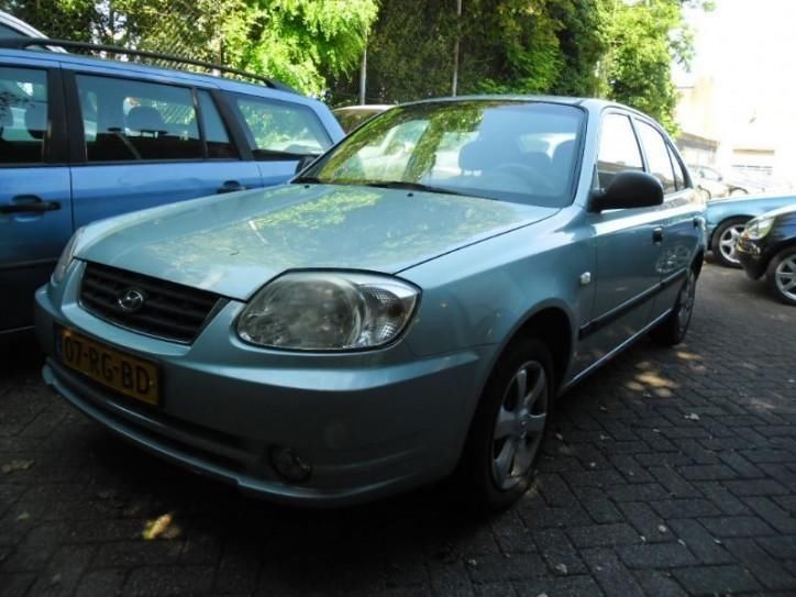 Hyundai Accent 1.3i Active Young 5 Deurs Airco (bj 2005)