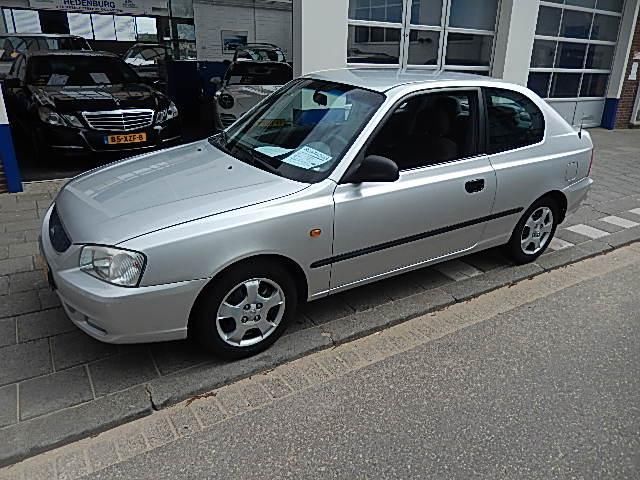 Hyundai Accent 1,3i LS (bj 2002)