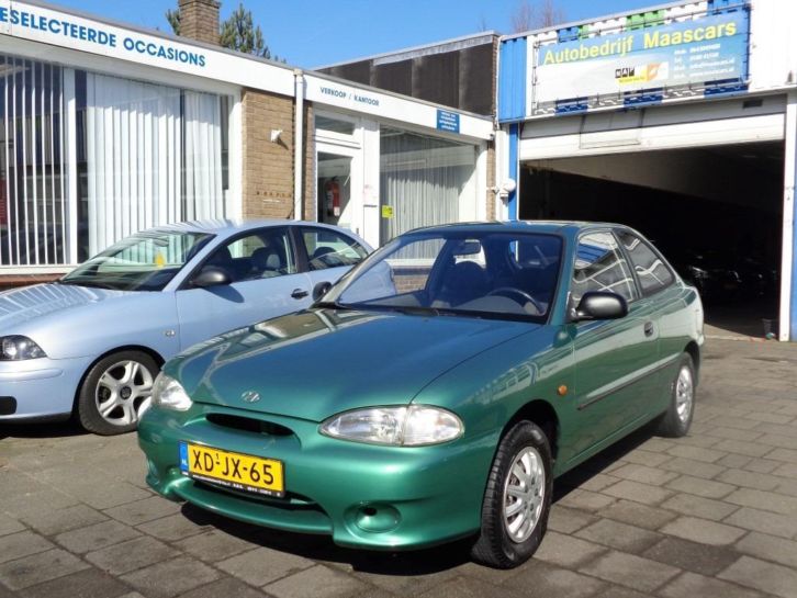 Hyundai Excel 1.3 L1998 met trekhaak