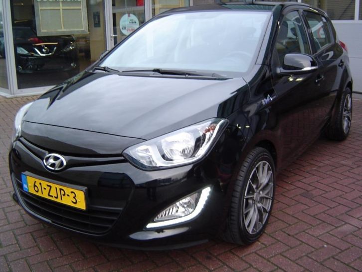 Hyundai I 20 5-DRS Bj 2012 Zwart  Inruil mogelijk