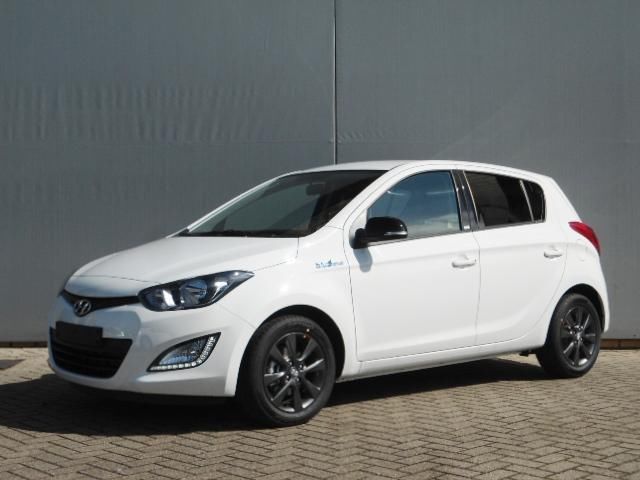 Hyundai i20 1.2i Go  2000,- Korting