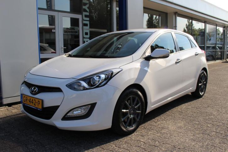 Hyundai i30 1.4i i-Motion  500,- INRUILBONUS