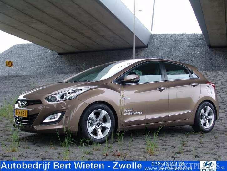 Hyundai i30 1.6  Geen import  i-Catcher  Navi  Trekhaak