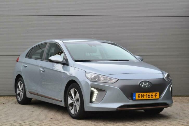 Hyundai Ioniq Electric -Camera -Adaptive cruise -Keyless