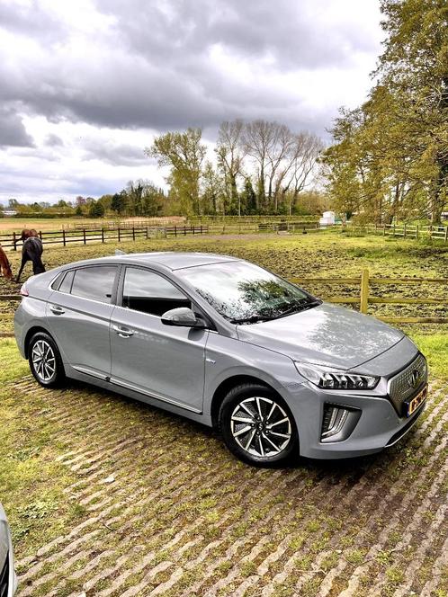 Hyundai Ioniq EV 136pk Aut 2020 Grijs, premium, vol opties