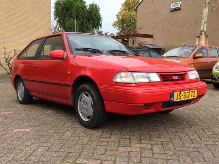 Hyundai Pony 1.5 I LS E2 1995 Rood