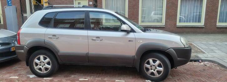 Hyundai Tucson 2.7 I 4WD AUT 2005 Grijs