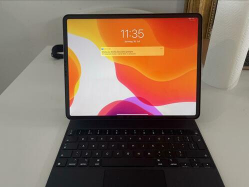 I PAD 12 Pro with magic Keyboard G4 WiFi version 2020
