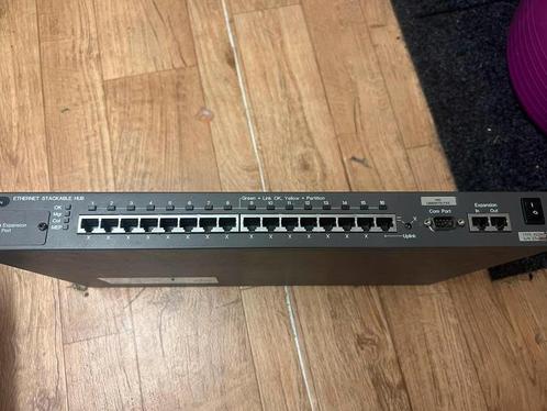 IBM Ethernet stackable hub  - als nieuw -