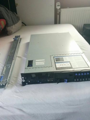 IBM x3650 server met 8x 80gb, 8gb DDR2 RAM en intel Xeon