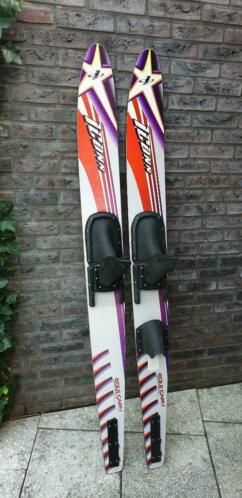 Iconn carve waterski slalom