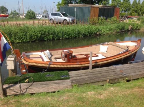 In Nieuwstaat sloep 650 bij 2011 met boegschroef 