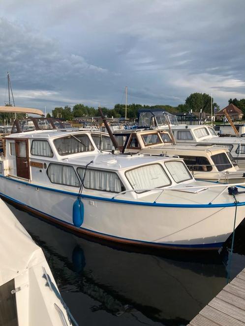 In zeer goede staat verkerende motorboot.