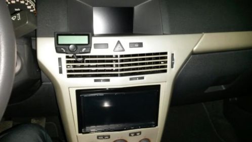 Inbouwen van u radio of carkit