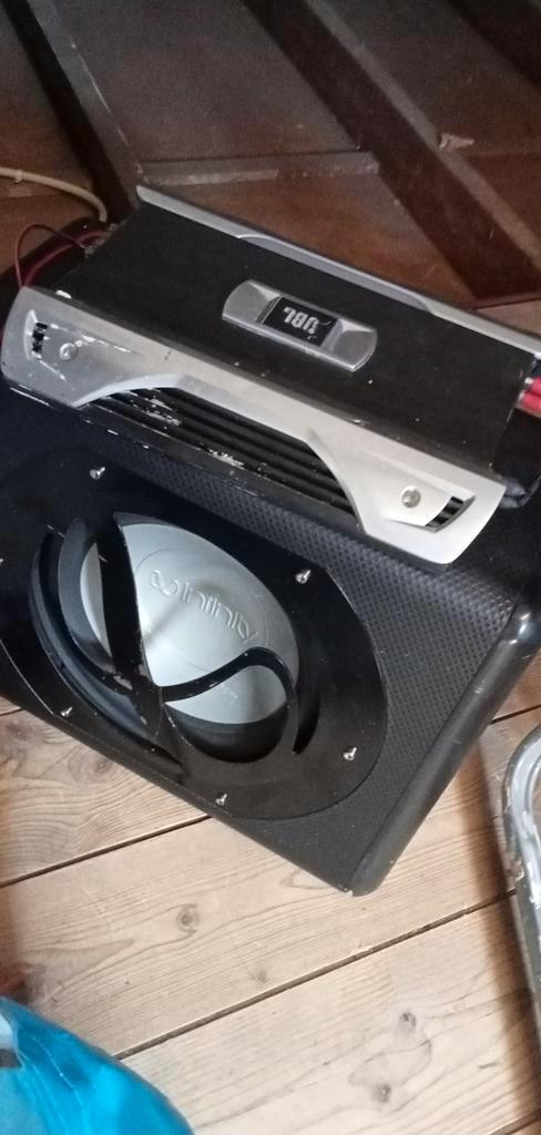 infinity subwoofer met JBL versterker gaat erg hard