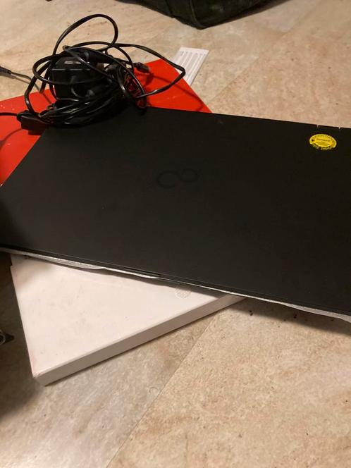 Inomed laptop voor dokters met papieren compleet