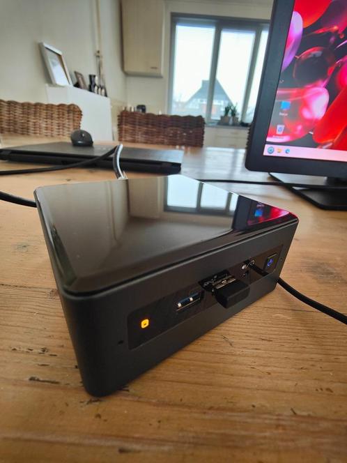 Intel NUC Kit NUC8i5BEH - Mini pc