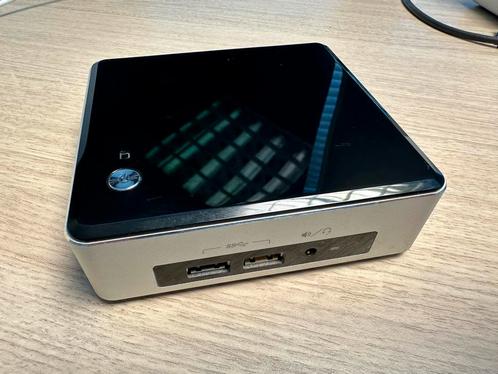 Intel NUC nuc6i3syk met 120gb M.2 en 8gb DDR4