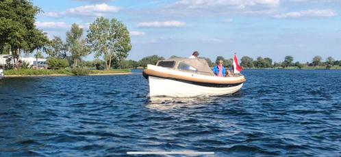 Interboat 25 nieuwe kap en silverquard kussens, boegschroef.