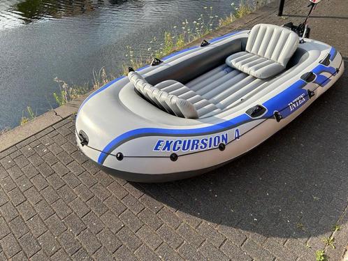 Intex Excursion 4 rubberboot met fluistermotor