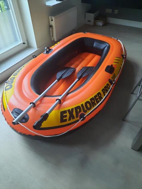 Intex explorer pro 200 opblaasboot met peddels max 120 kg