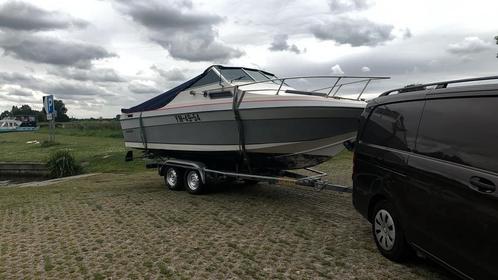 Invader Alpha 210 met 3,7 ltr mercruiser 470 inboard motor