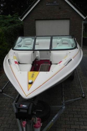 Invader Bravo 180ES Bowrider. 4.3 liter V6 Mercruiser 205 PK