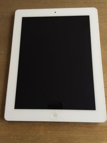 iPad 2, 16 GB WiFi met cover in zeer goede staat