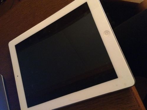 iPad 3 16GB wit met slechte batterij.