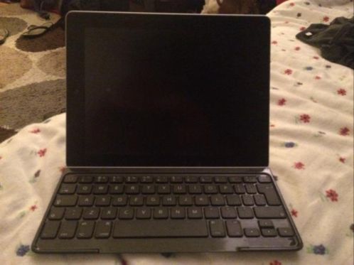 iPad 3 wifi 16GB  Logitech ultrathin keyboard 