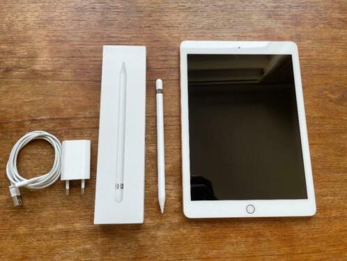 iPad 32GB (6 generation 2019) met Apple pencil